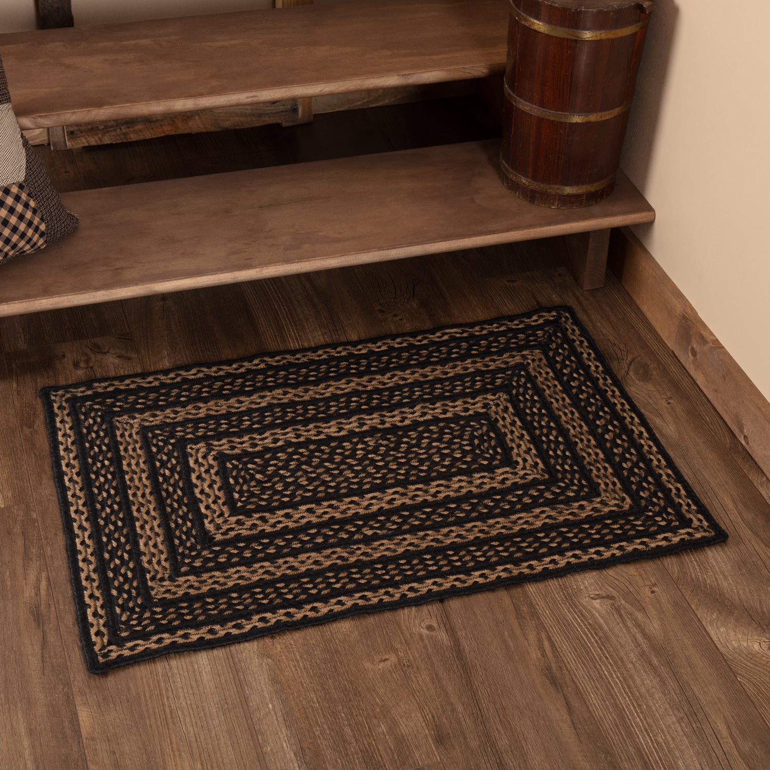 Black and Tan Jute Braided Rug